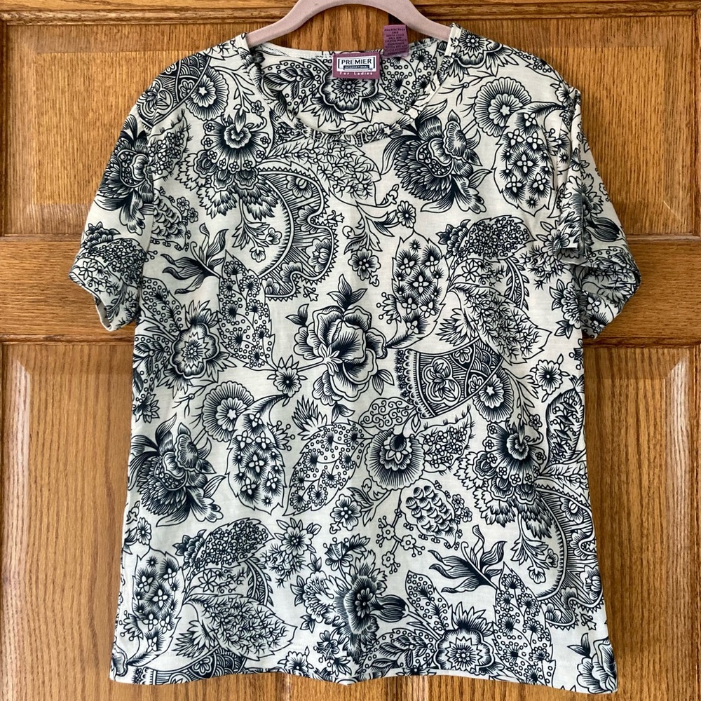 5/$15 Premier Casual Cream & Dark Navy Print SS Tee Large